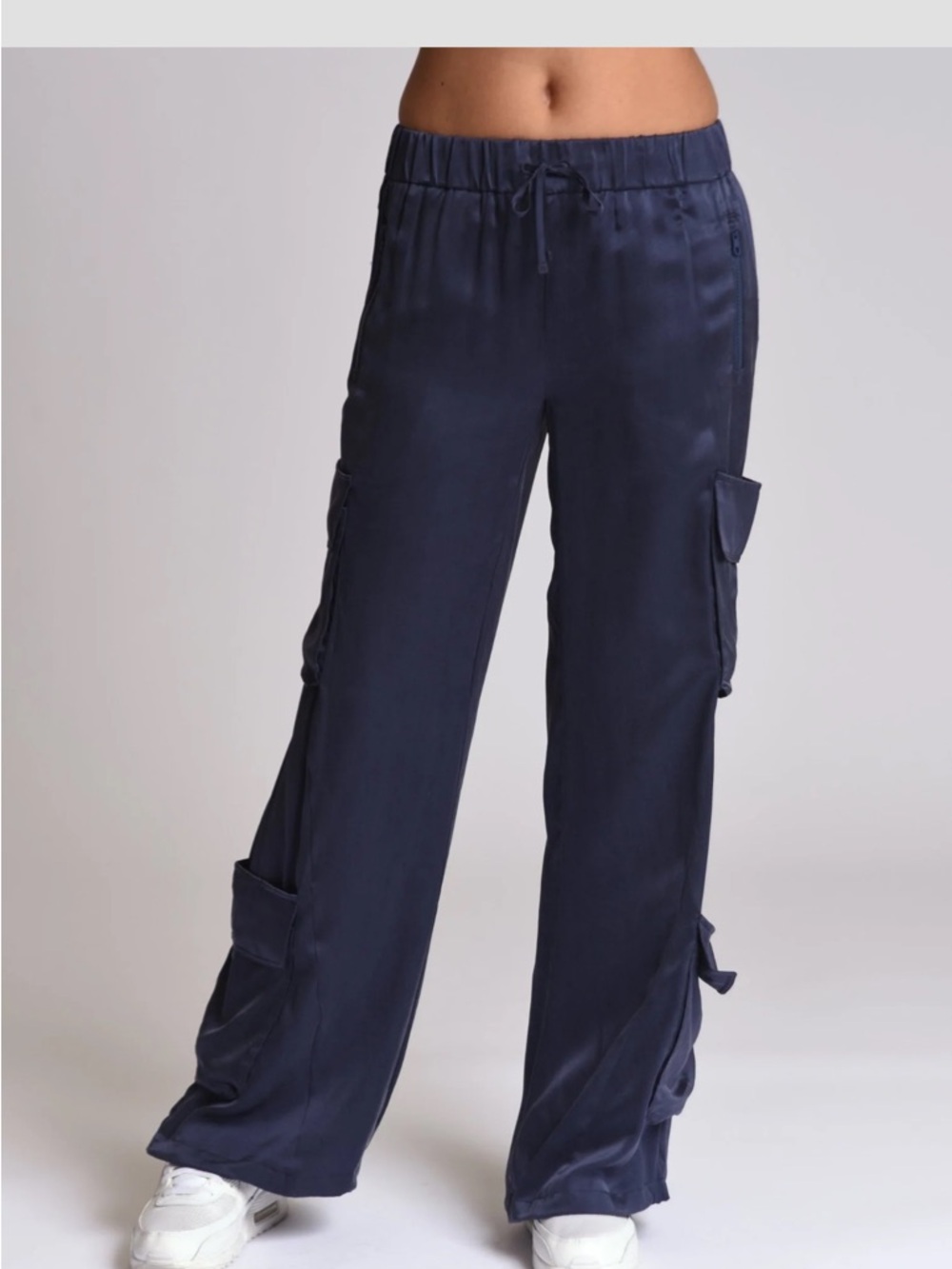 BLANC NOIR CHELSEA SILK WIDE LEG CARGO PANT SIZE MEDIUM NAVY BLUE